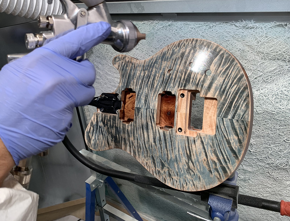 Riverniciare chitarra elettrica Riverniciare chitarra elettrica